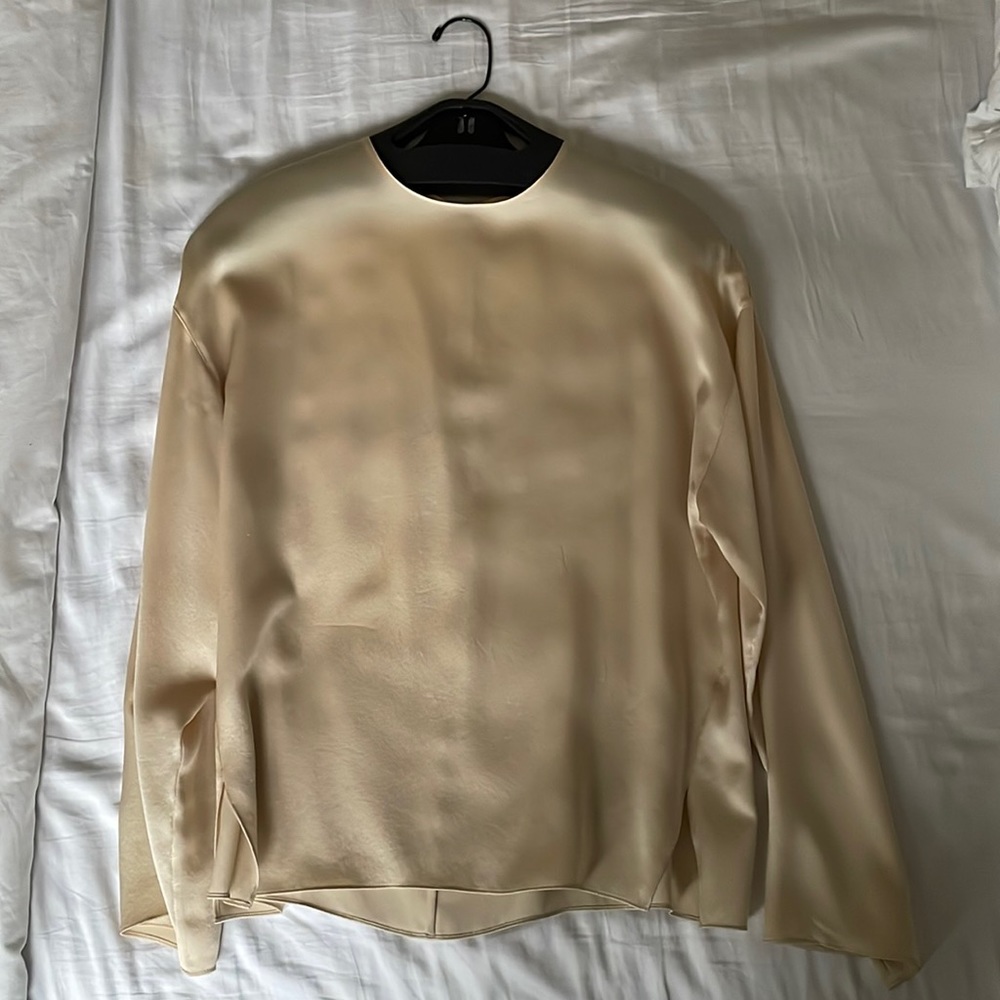 VINCE, CHAMPAGNE 100% SILK TOP, XS